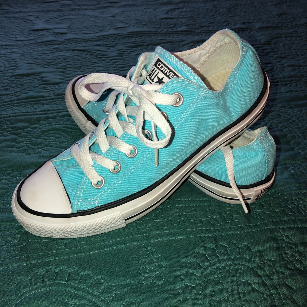 Converse low-top classic. Caribbean blue.